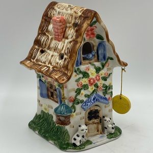 Ceramic Detailed Welcome Home Floral Cottage/House w/Cats at Door/Bird in Window